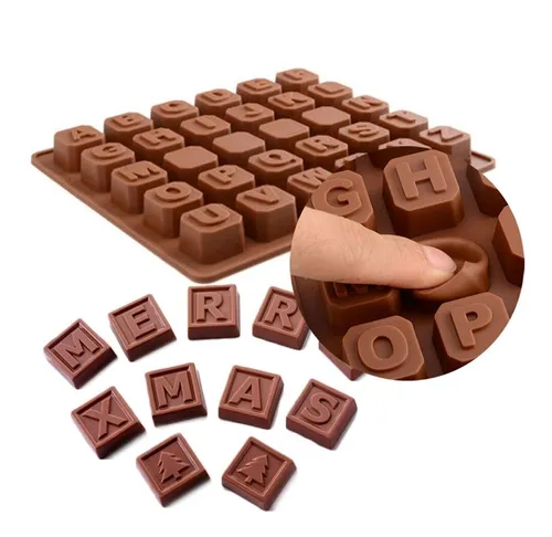 7772